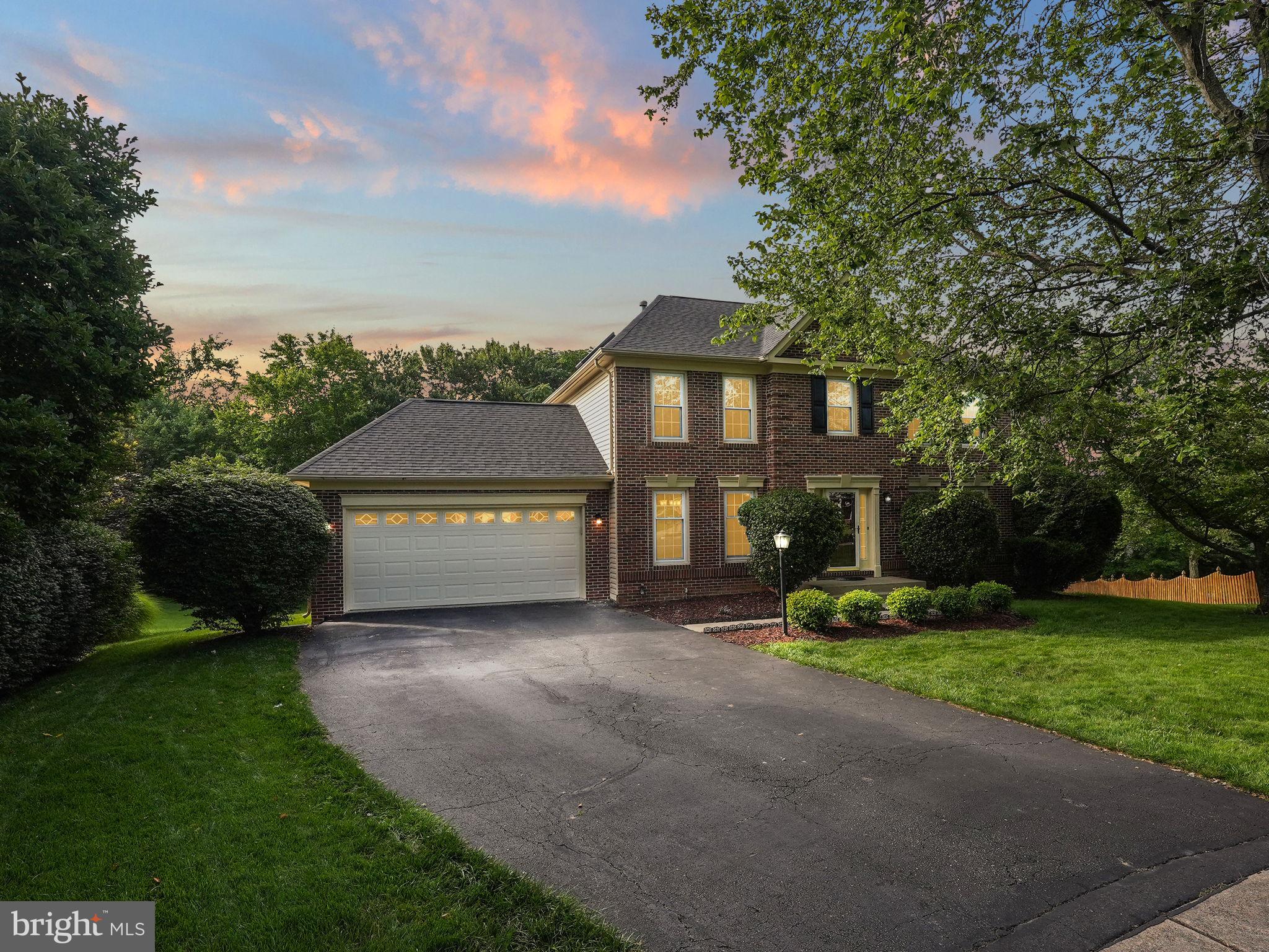 8525 Silverview Drive Lorton, VA 22079 - Photo 3 of 50