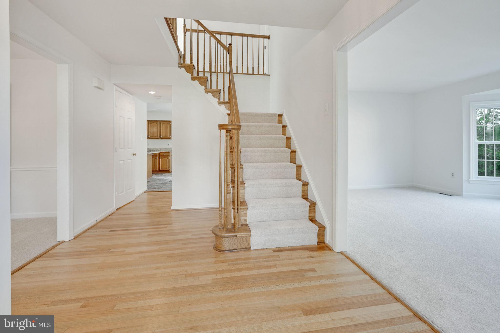 8525 Silverview Drive Lorton, VA 22079 - Photo 4 of 50