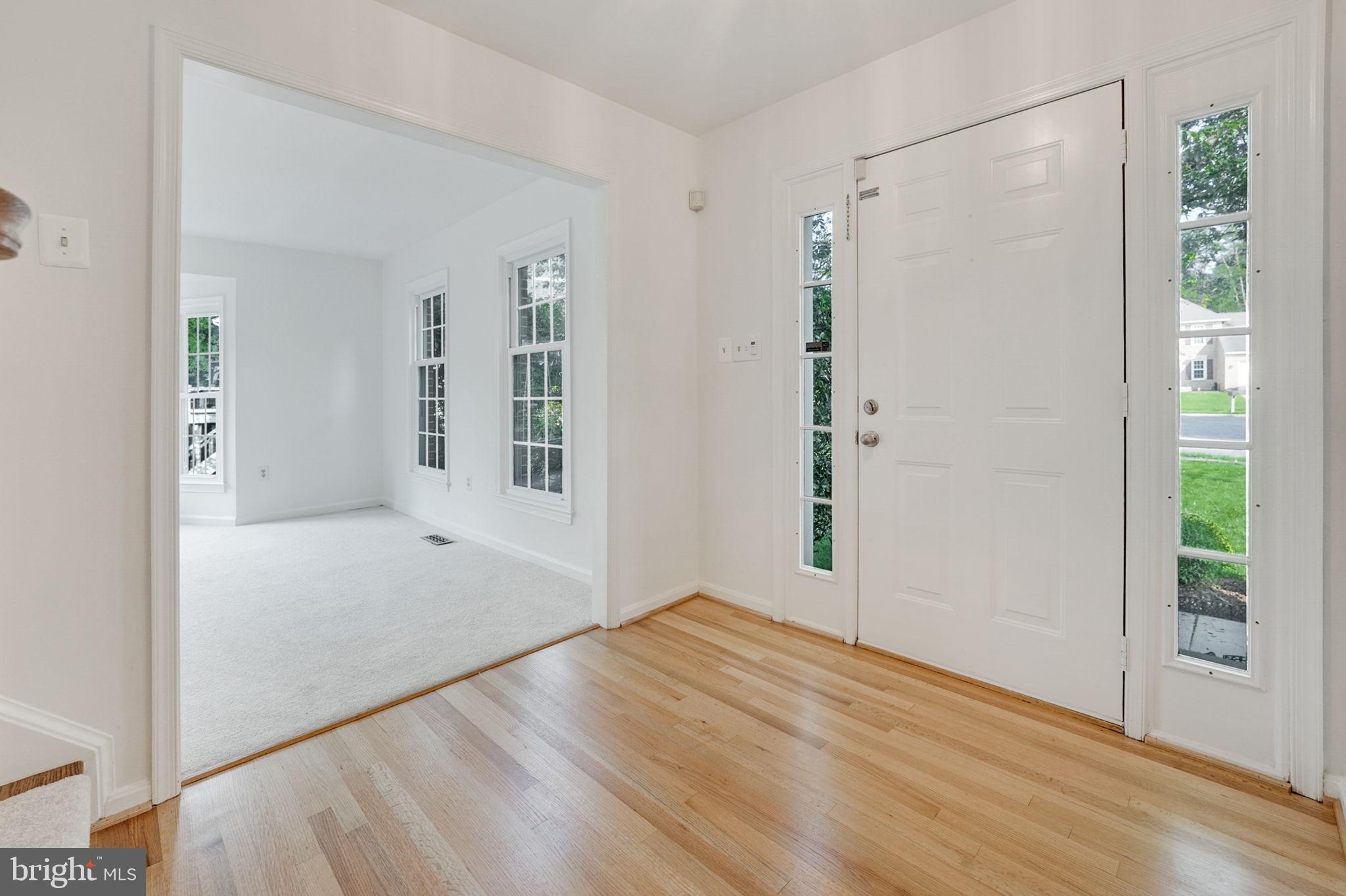 8525 Silverview Drive Lorton, VA 22079 - Photo 5 of 50