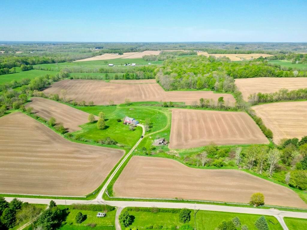 8381 Horn Road Gambier, OH 43022 - Photo 11 of 36 2-1