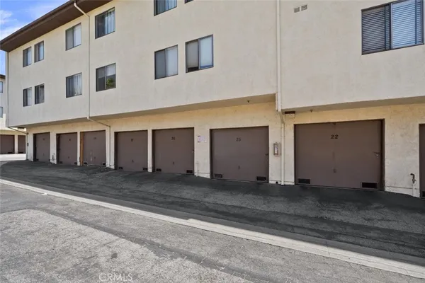 $3,400 | 13825 Beaver Street, Unit 25, Sylmar, CA 91342