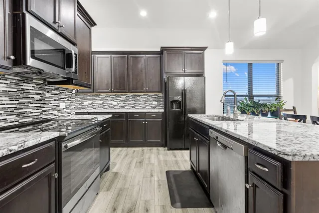 $449,900 | 9689 County Road 4116, Kaufman, TX 75142