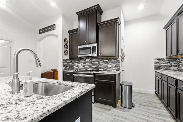 $449,900 | 9689 County Road 4116, Kaufman, TX 75142