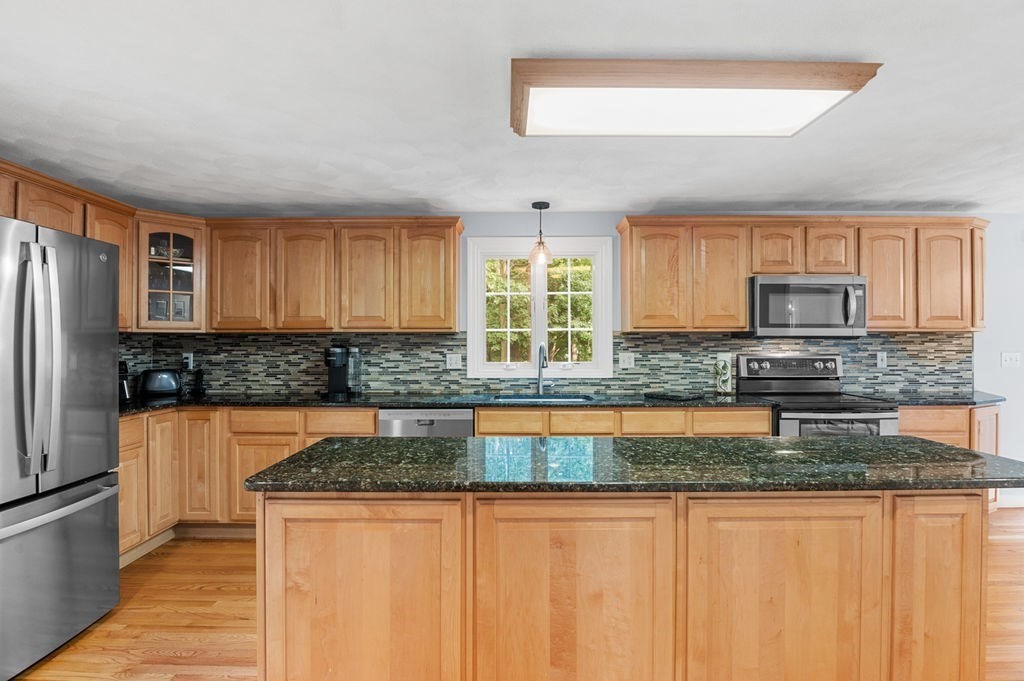 2 Long View Way Georgetown, MA 01833 - Photo 5 of 39 Gallery Image 5