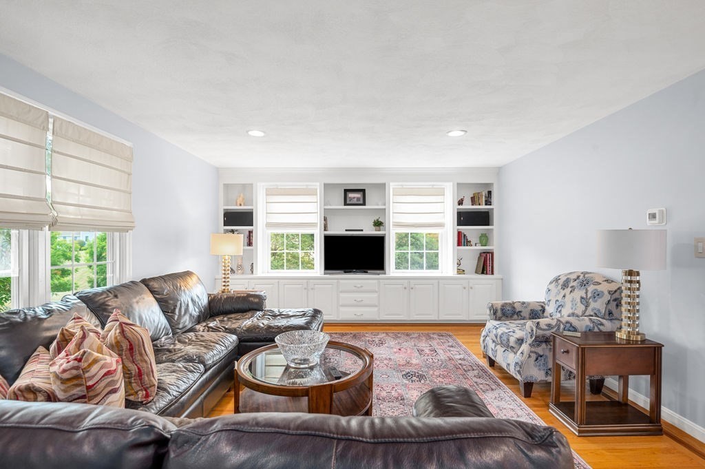2 Long View Way Georgetown, MA 01833 - Photo 10 of 39 Gallery Image 10
