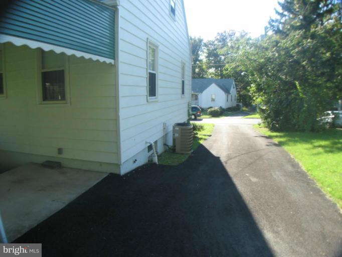 1604 Rosewick Avenue Rosedale, MD 21237 - Photo 16 of 30 Driveway