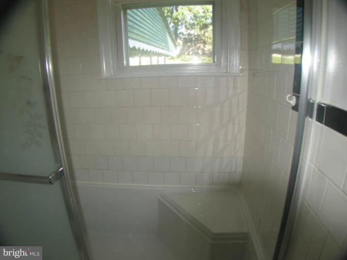 1604 Rosewick Avenue Rosedale, MD 21237 - Photo 21 of 30 Bath