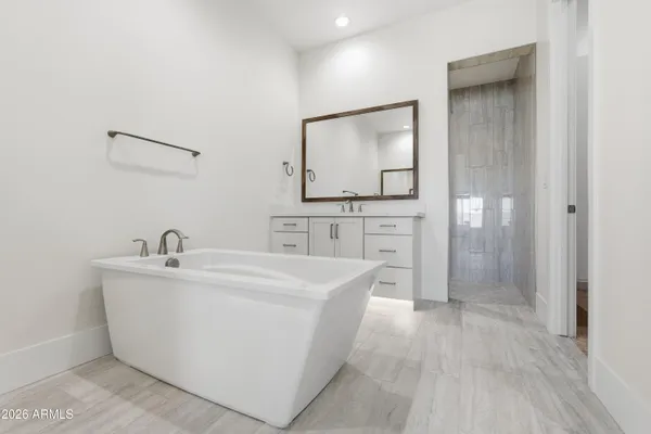 a view of a house with porch and porch