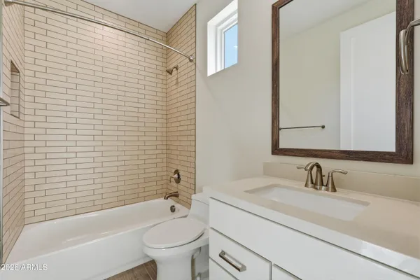 $1,298,000 | 2664 East Longhorn Court, Gilbert, AZ 85297