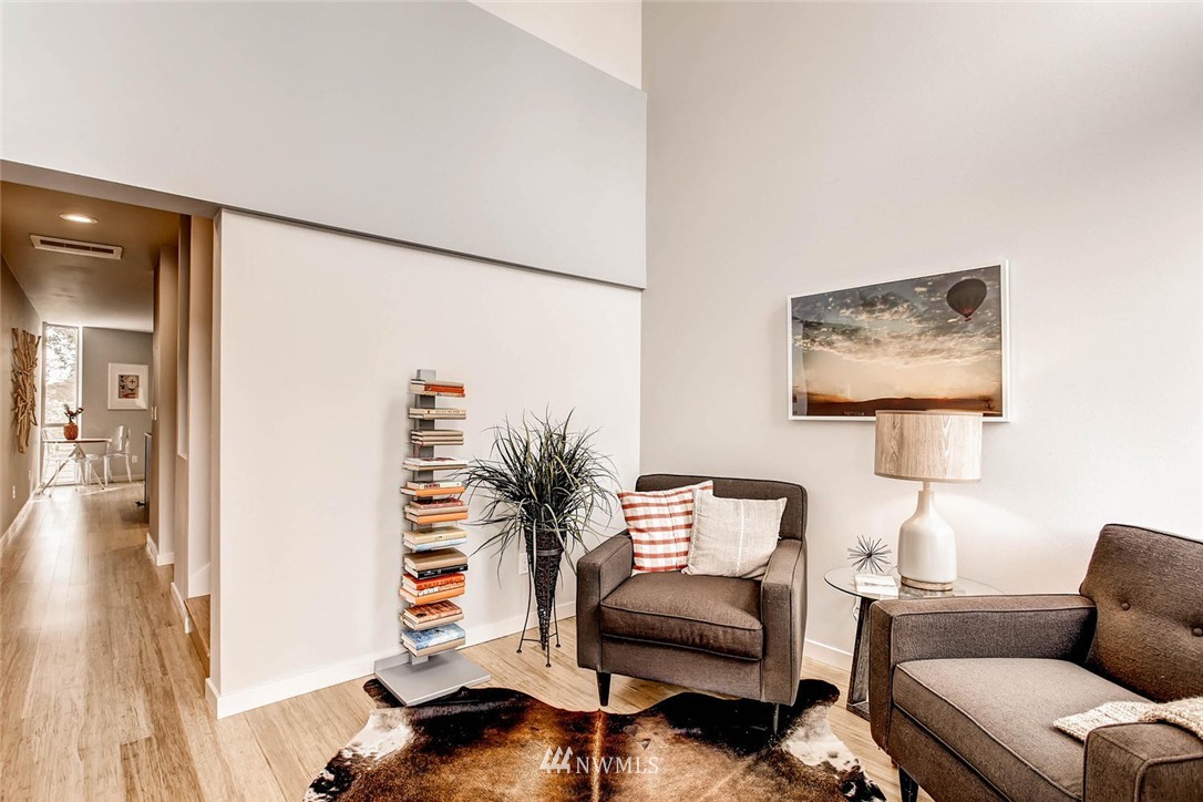 977 North 45th Street Seattle, WA 98103 - Photo 5 of 25