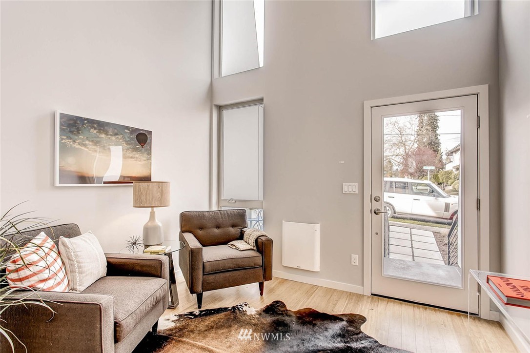 977 North 45th Street Seattle, WA 98103 - Photo 6 of 25