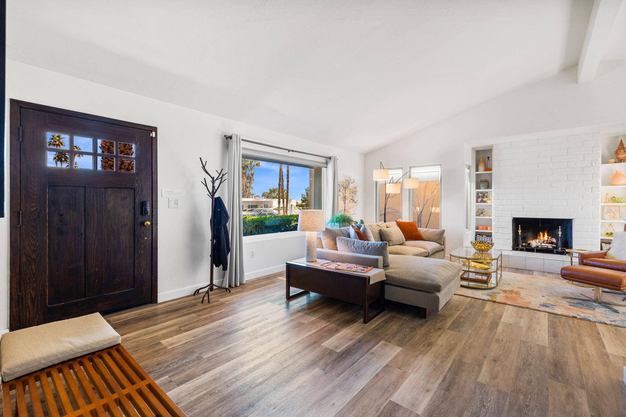 71381 Gardess Road Rancho Mirage, CA 92270 - Photo 46 of 61 Entry to living room