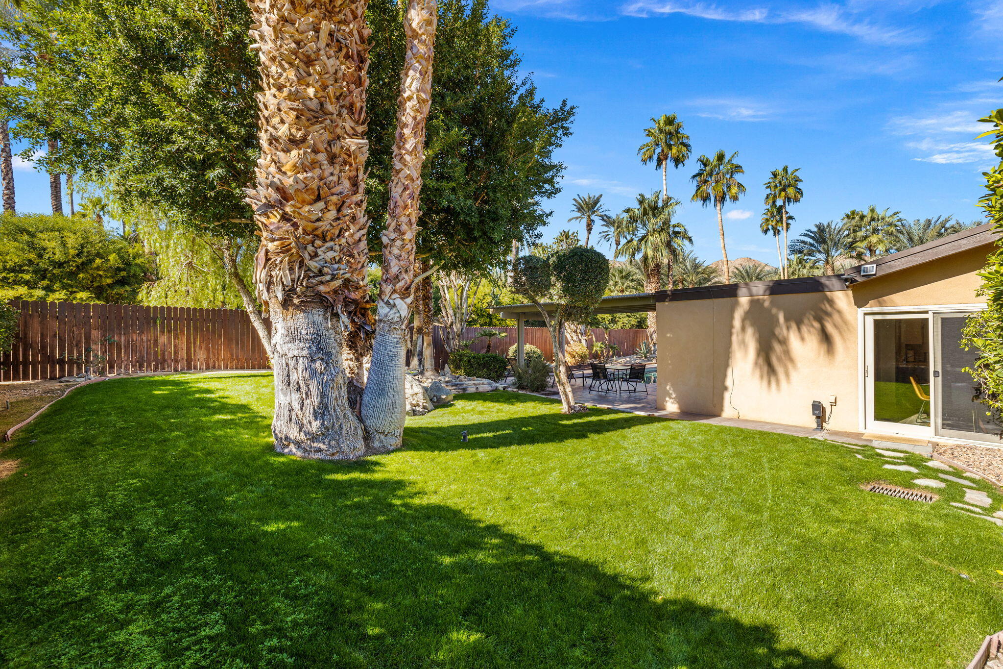 71381 Gardess Road Rancho Mirage, CA 92270 - Photo 49 of 61 Backyard geenery