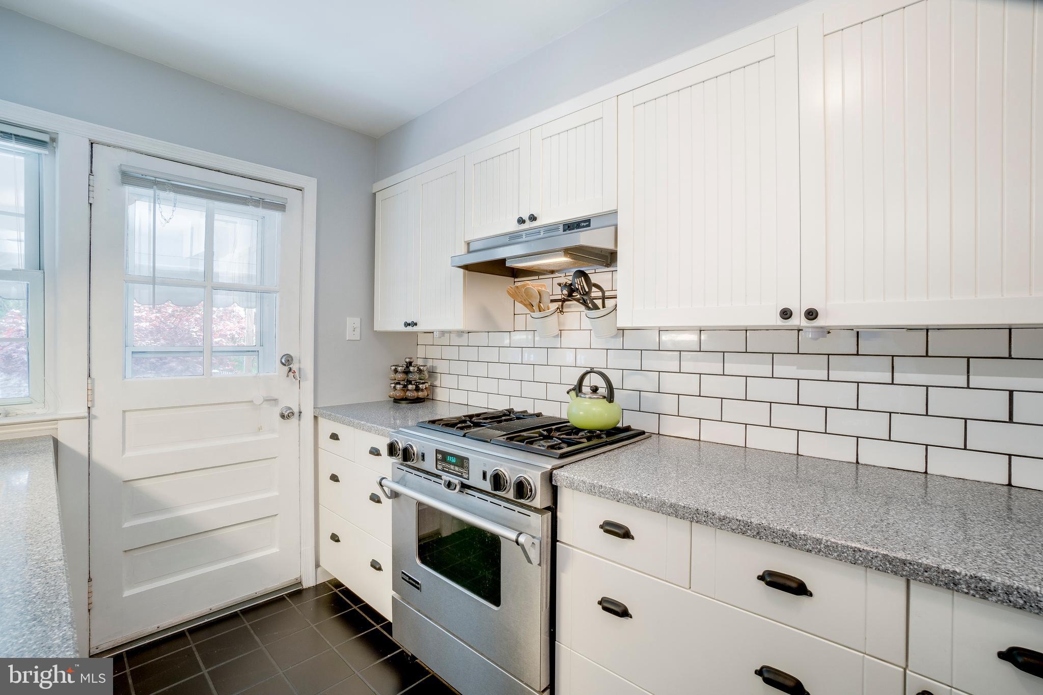 1886 Edgewood Road Towson, MD 21286 - Photo 17 of 49 Updated Kitchen