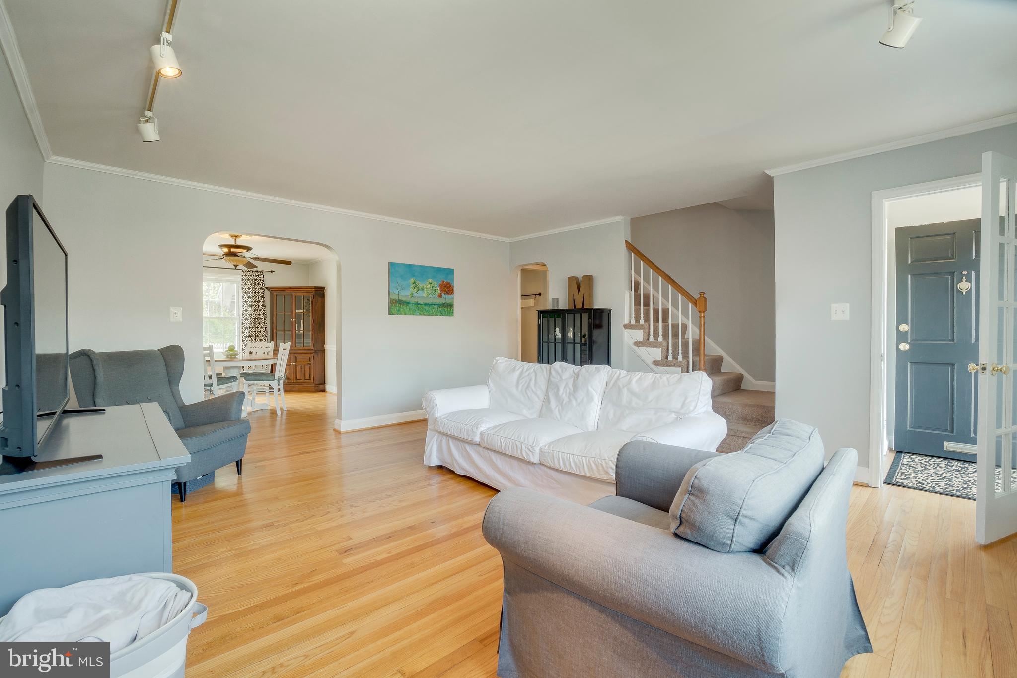 1886 Edgewood Road Towson, MD 21286 - Photo 10 of 49 Living Room
