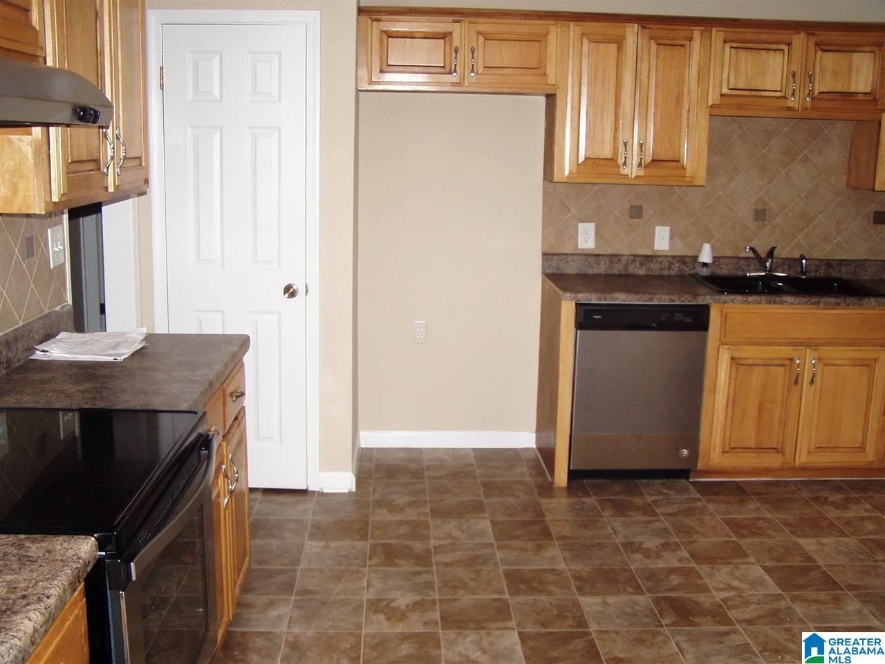 384 Autumn Lane Anniston, AL 36206 - Photo 4 of 16