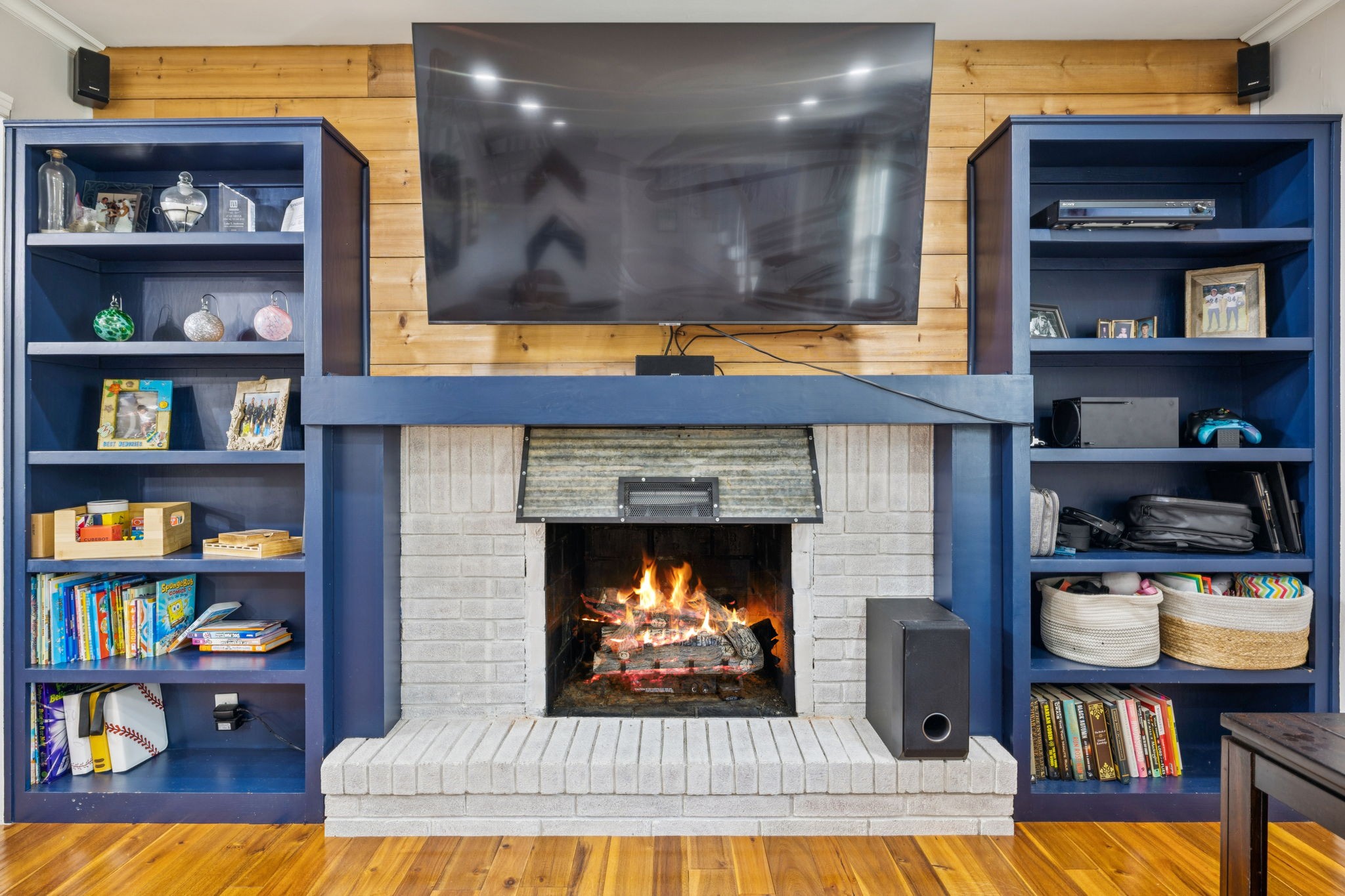 2151 Bakerville Road Waverly, TN 37185 - Photo 17 of 67 a living room with furniture and a fireplace