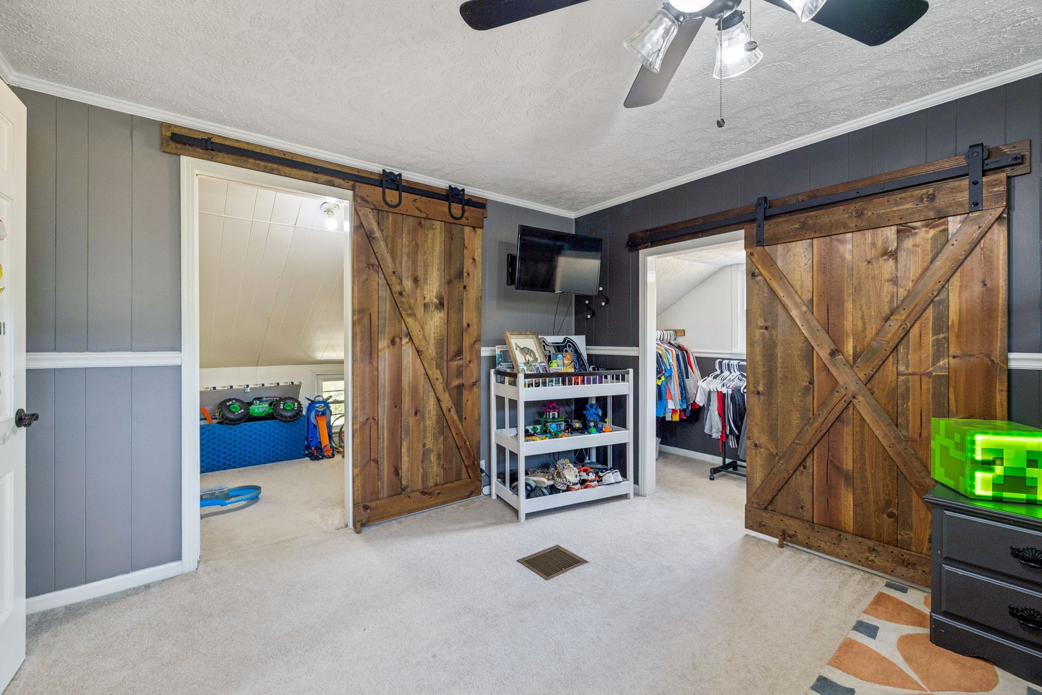 2151 Bakerville Road Waverly, TN 37185 - Photo 27 of 67 a view of a livingroom with furniture and a potted plant