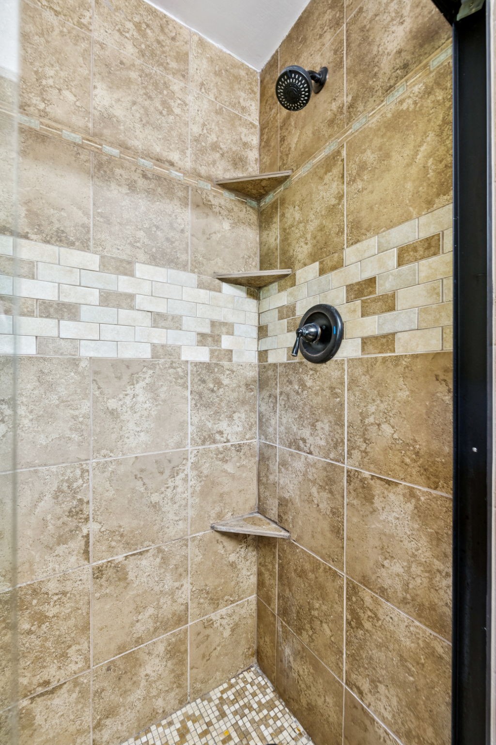 2151 Bakerville Road Waverly, TN 37185 - Photo 42 of 67 a bathroom with a shower
