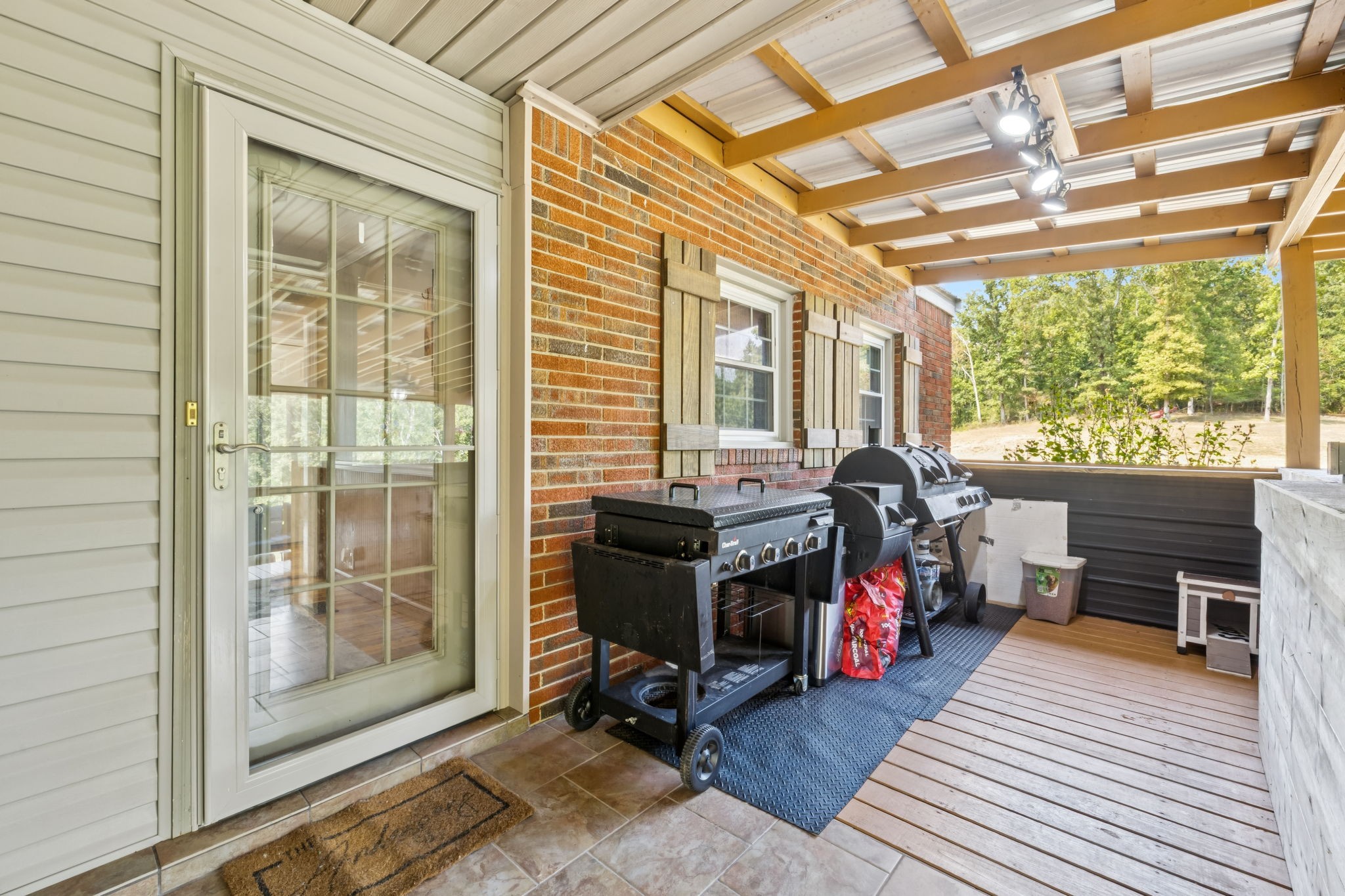 2151 Bakerville Road Waverly, TN 37185 - Photo 46 of 67 a view of a livingroom with workspace and a window