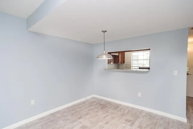 $1,500 | 1901 Indian River Boulevard, Unit 205E, Vero Beach, FL 32960