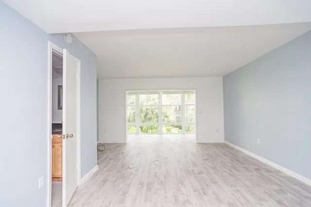 $1,500 | 1901 Indian River Boulevard, Unit 205E, Vero Beach, FL 32960