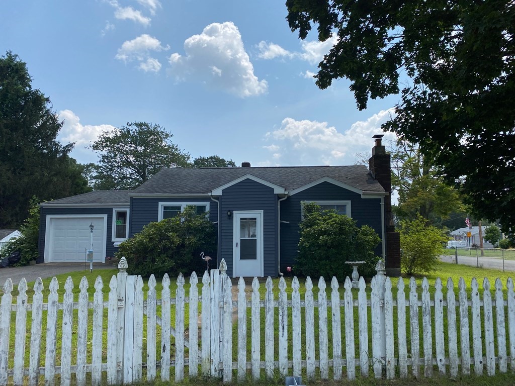 519 Prospect Street Chicopee, MA 01020 - Photo 2 of 23