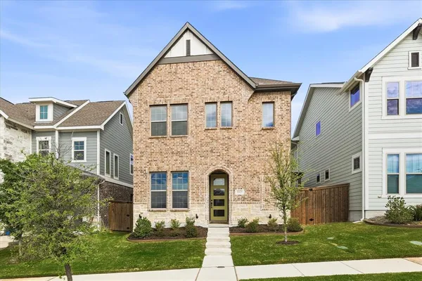 $499,900 | 14420 Balmoral Place, Fort Worth, TX 76008