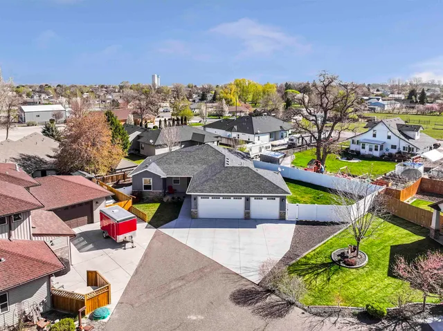 $390,000 | 929 Applewood Drive, Buhl, ID 83316