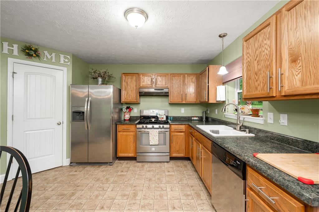 623 Mason Road Tarentum, PA 15084 - Photo 12 of 35