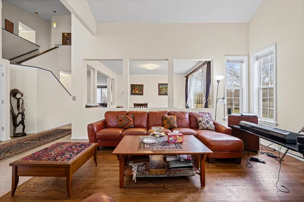 $995,000 | 2188 Avalon Drive, Buffalo Grove, IL 60089