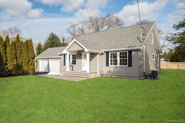 $799,900 | 3 Adelaide Park, Center Moriches, NY 11934