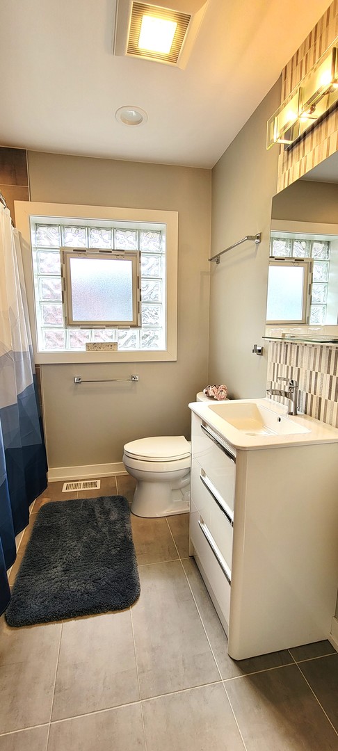 6N172 Harvey Road Medinah, IL 60157 - Photo 13 of 24 Gallery Image 13