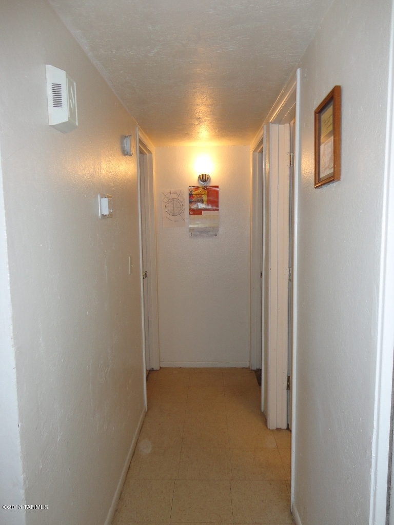 631 West 40th Street Tucson, AZ 85713 - Photo 12 of 18