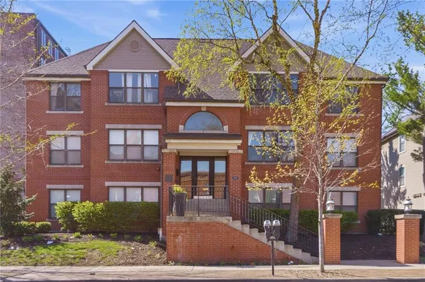$170,000 | 425 West 9th Street, Unit 103, Kansas City, MO 64105