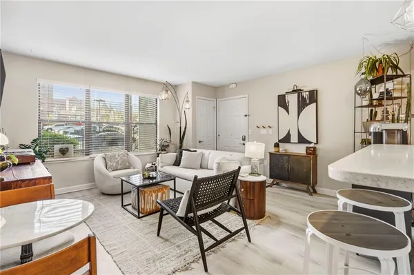 $170,000 | 425 West 9th Street, Unit 103, Kansas City, MO 64105