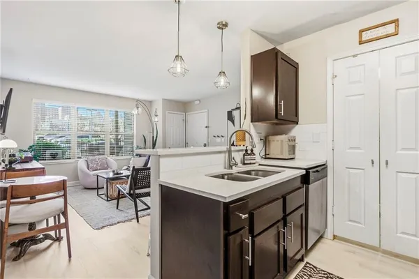 $170,000 | 425 West 9th Street, Unit 103, Kansas City, MO 64105