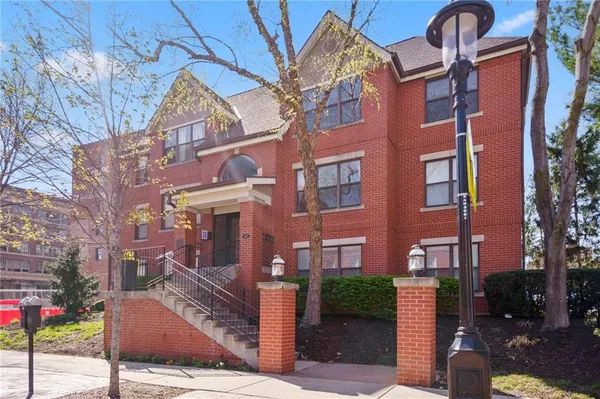$170,000 | 425 West 9th Street, Unit 103, Kansas City, MO 64105