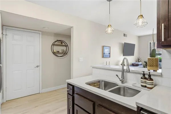 $170,000 | 425 West 9th Street, Unit 103, Kansas City, MO 64105