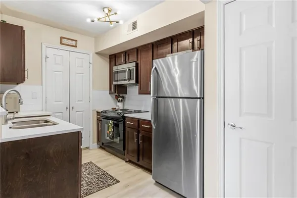 $170,000 | 425 West 9th Street, Unit 103, Kansas City, MO 64105