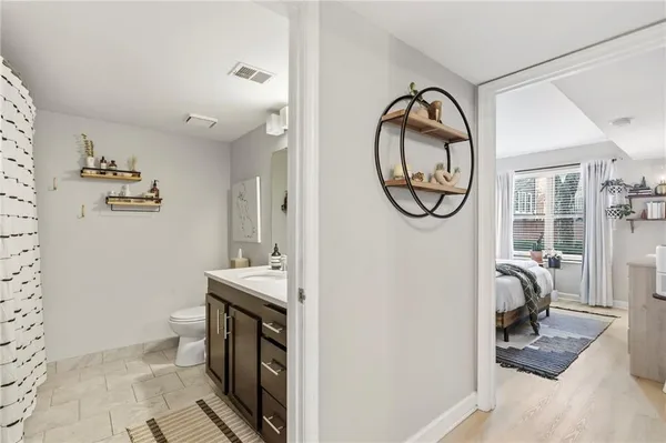 $170,000 | 425 West 9th Street, Unit 103, Kansas City, MO 64105