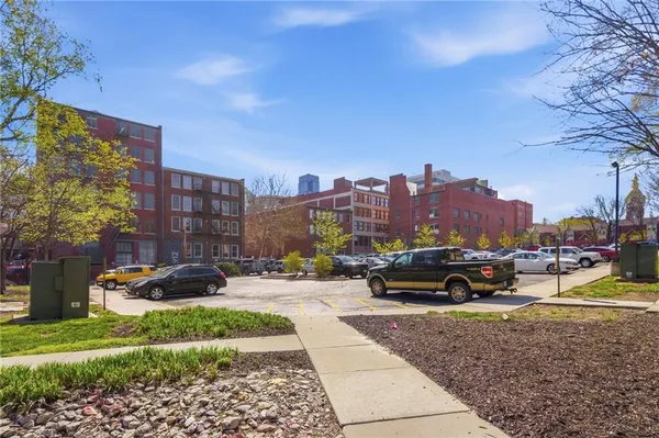 $170,000 | 425 West 9th Street, Unit 103, Kansas City, MO 64105