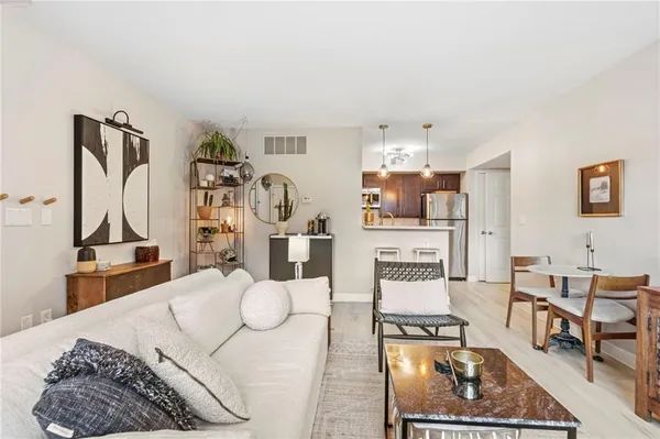$170,000 | 425 West 9th Street, Unit 103, Kansas City, MO 64105