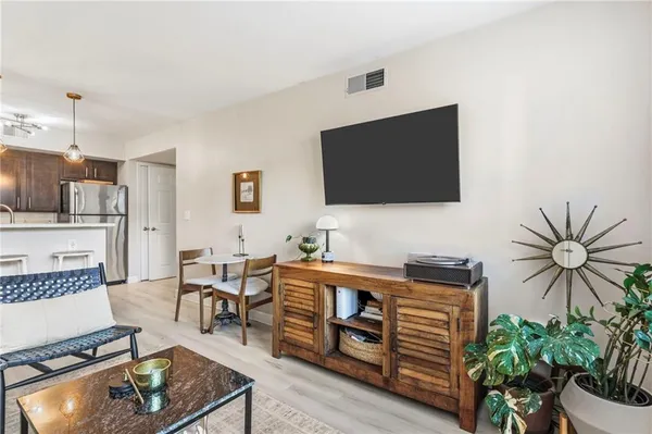$170,000 | 425 West 9th Street, Unit 103, Kansas City, MO 64105