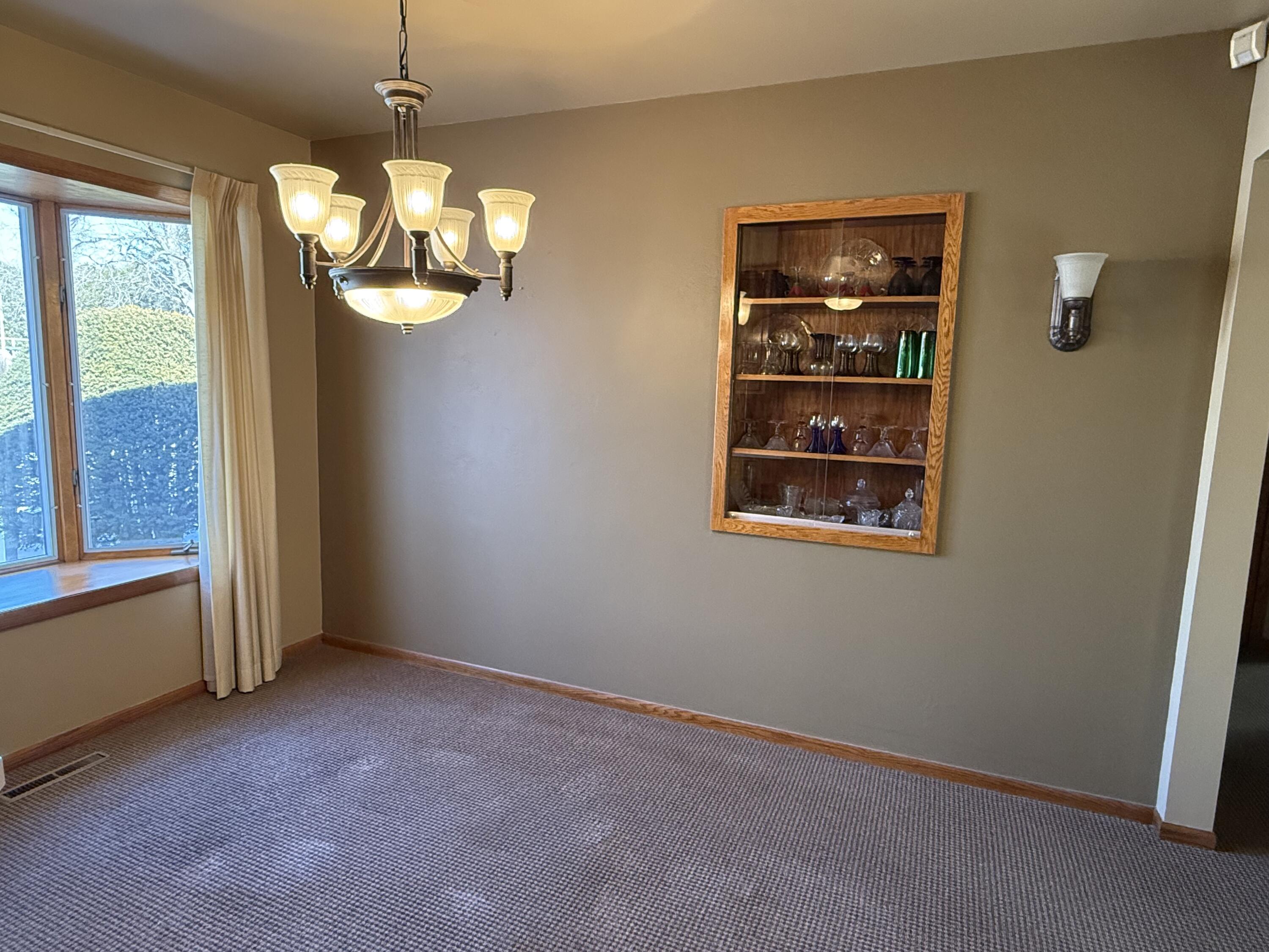 1233 South 26th Street Manitowoc, WI 54220 - Photo 14 of 40 14 dining area