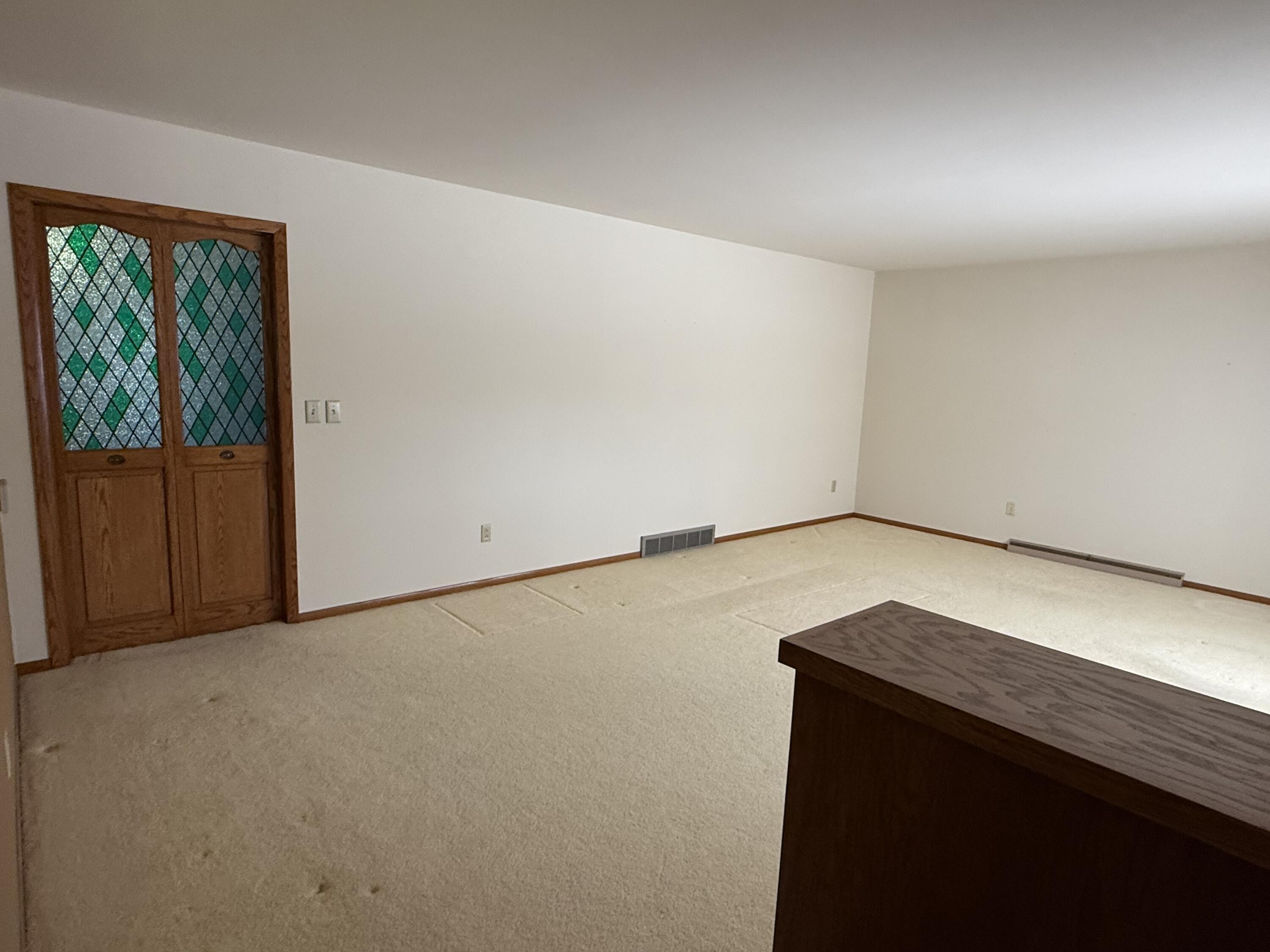 1233 South 26th Street Manitowoc, WI 54220 - Photo 9 of 40 9 living room