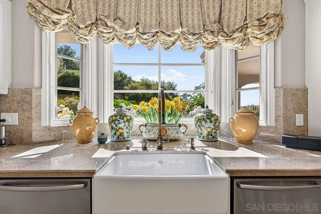 6253 Clubhouse Drive Rancho Santa Fe, CA 92067 - Photo 32 of 73
