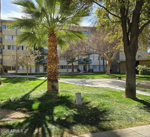 $1,625 | 349 East Thomas Road, Unit E207, Phoenix, AZ 85004