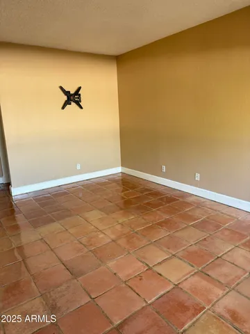 $1,625 | 349 East Thomas Road, Unit E207, Phoenix, AZ 85004