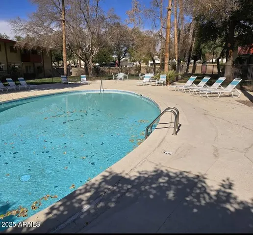 $1,625 | 349 East Thomas Road, Unit E207, Phoenix, AZ 85004